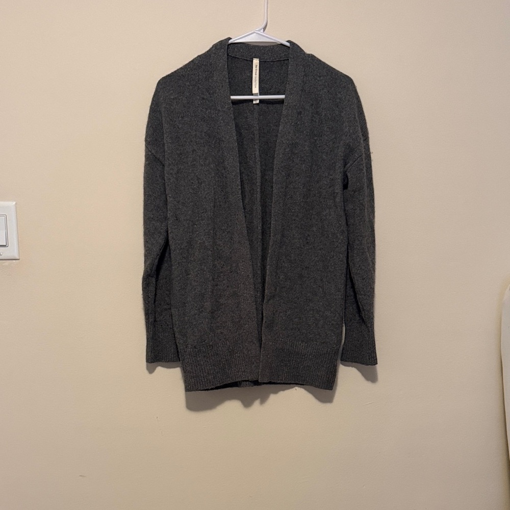 100% cashmere Babaton cardigan